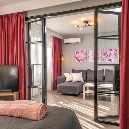 Rose One Bedroom Designer Apartment In City Centre By Flat Mаnager Sofia Exterior foto