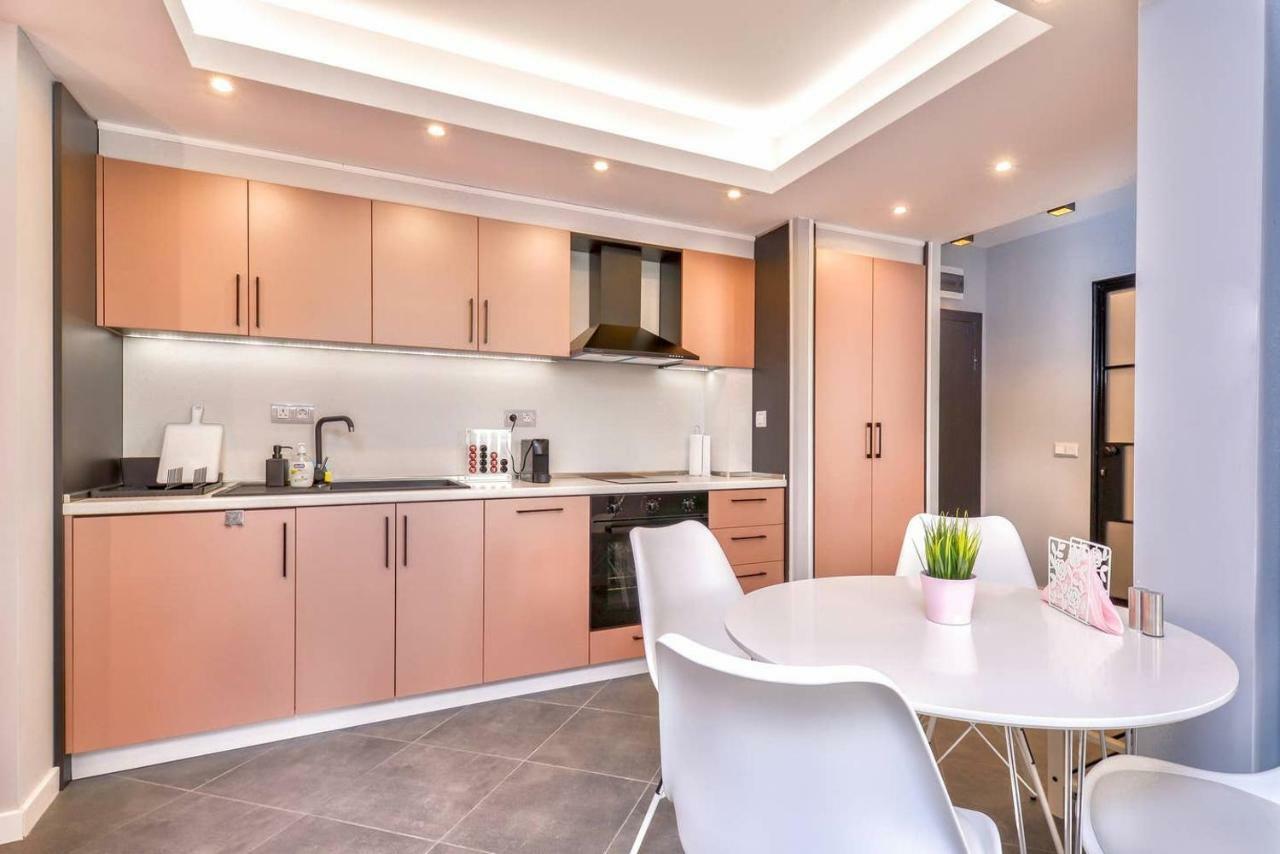 Rose One Bedroom Designer Apartment In City Centre By Flat Mаnager Sofia Exterior foto