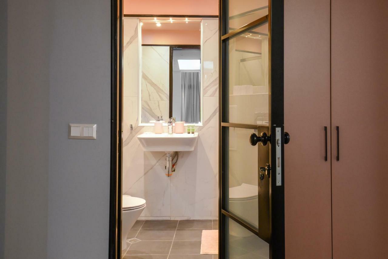 Rose One Bedroom Designer Apartment In City Centre By Flat Mаnager Sofia Exterior foto