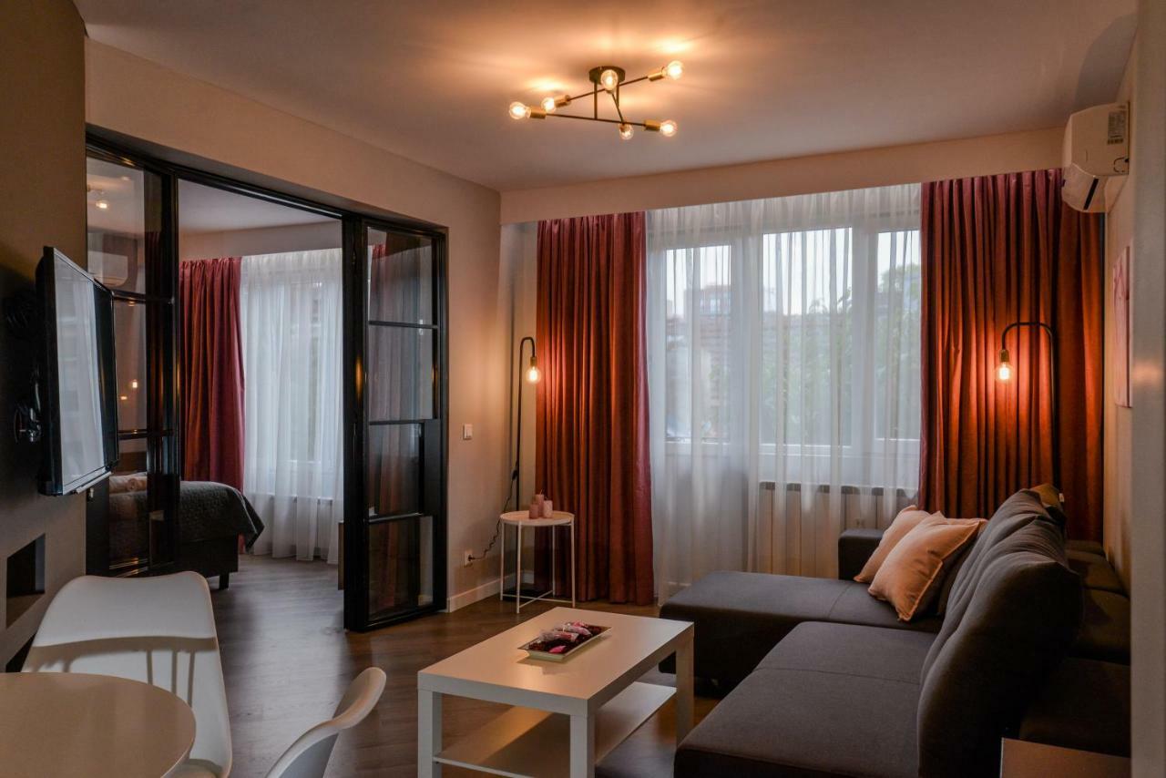 Rose One Bedroom Designer Apartment In City Centre By Flat Mаnager Sofia Exterior foto